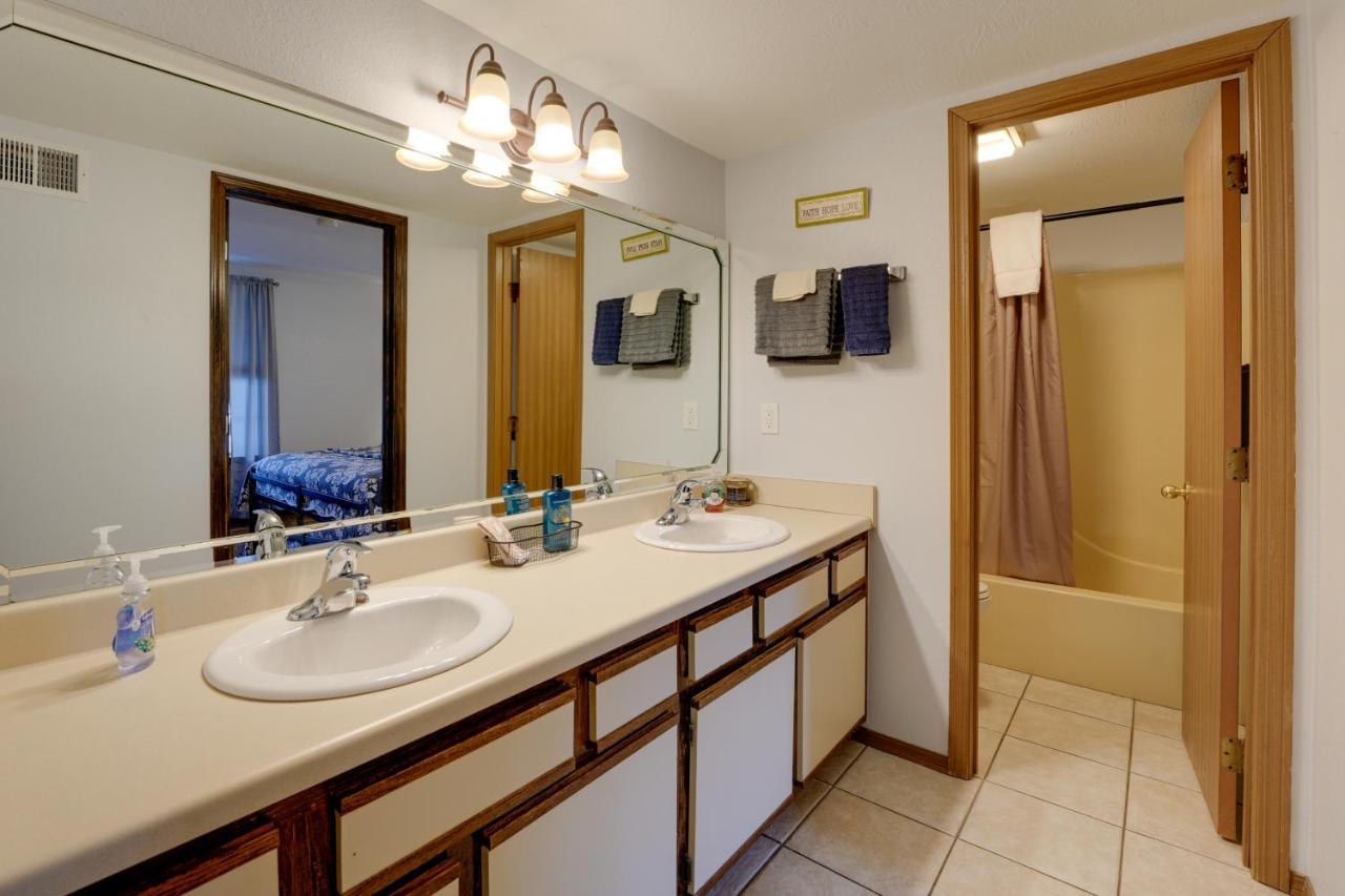 Condo With Balcony And Grill 3 Mi To Moonshine Beach! Branson Esterno foto