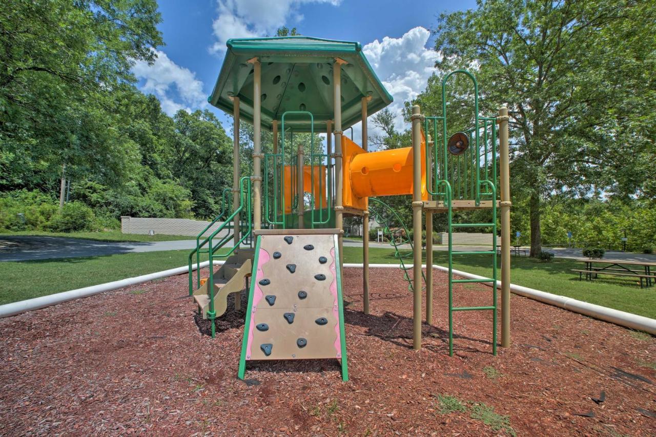 Condo With Balcony And Grill 3 Mi To Moonshine Beach! Branson Esterno foto